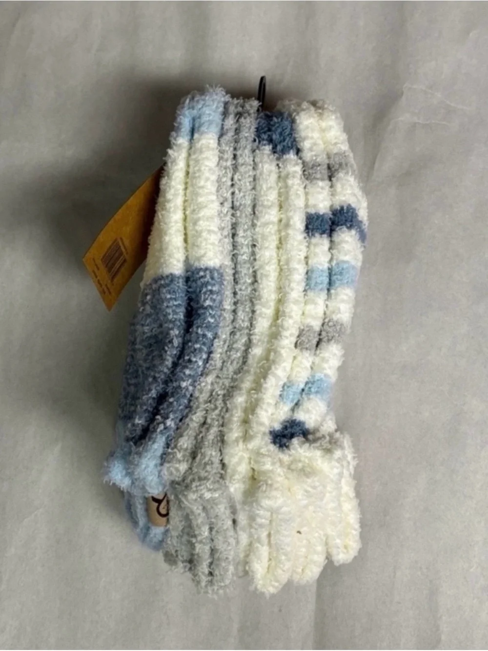 New Born Socks Women’s 4 Pair Blue & White Plush Soft Cozy No Show Socks Casual